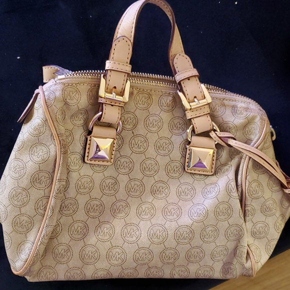 Michael Kors Handbags - Michael kors brown and gold purse